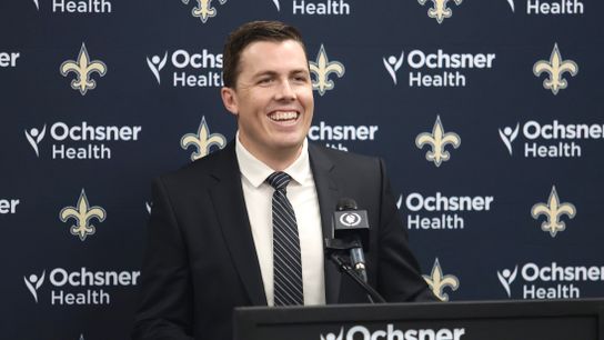 Deciphering Kellen Moore's non-specific answers on whether Saints will commit to Derek Carr (Analysis)